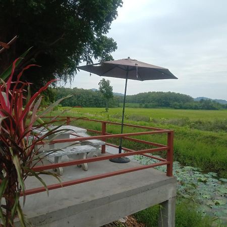 The Green Vale B&B Ban Na Chaliang 外观 照片